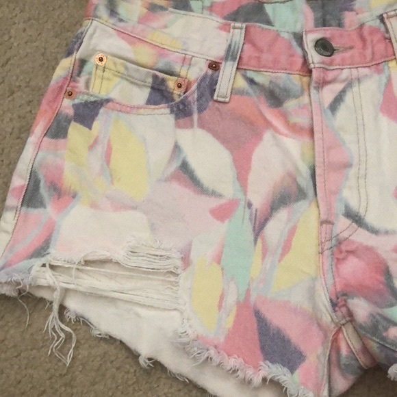 Levi's 501 Rare Button Fly Distressed Cut-Off Raw Hem Grunge Tie Dye Shorts - Picture 8 of 16